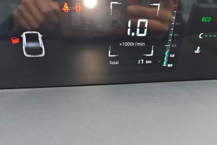Used CHANGAN Eado 2025 Blue Whale 1.5T 500Bar Prestige Model Odometer Close Up