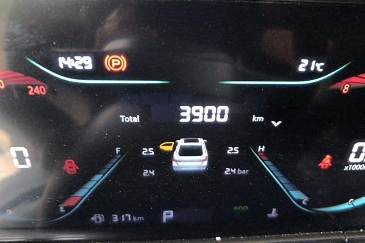 Used CHANGAN Eado 2025 PLUS 1.4T Dual-Clutch High-Energy Version Odometer Close Up