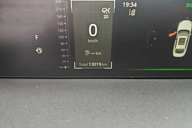 Used CHANGAN Eado 2025 Blue Whale 1.5T 500Bar Prestige Model Odometer Close Up