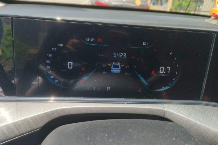 Used CHANGAN Eado 2025 PLUS 1.4T Dual-Clutch High-Energy Version Odometer Close Up