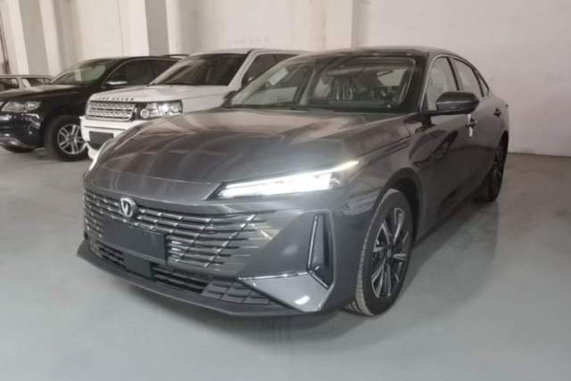 Used CHANGAN Eado 2025 Blue Whale 1.5T 500Bar Prestige Model