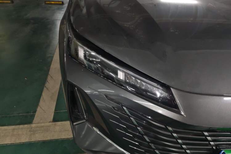 Used CHANGAN Eado 2025 Blue Whale 1.5T 500Bar Flagship Model Right Front Headlight