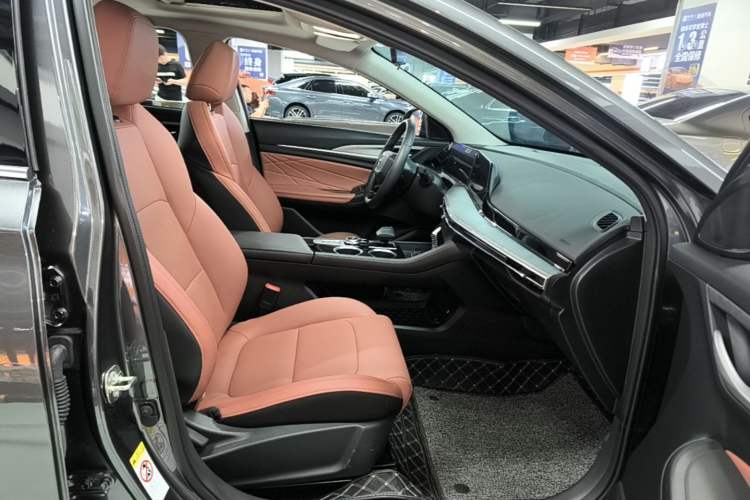 Used CHANGAN Eado 2025 PLUS 1.4T Dual-Clutch High-Energy Version Right Front Seat