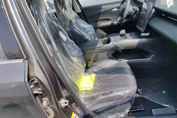 Used CHANGAN Eado 2025 Blue Whale 1.5T 500Bar Prestige Model Right Front Seat