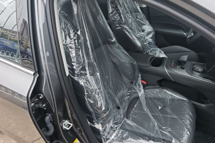 Used CHANGAN Eado 2025 Blue Whale 1.5T 500Bar Prestige Model Right Front Seat