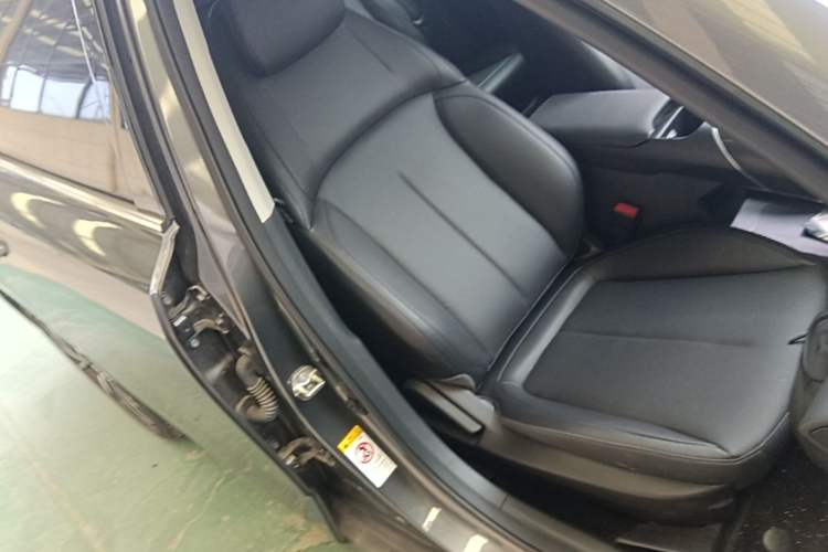 Used CHANGAN Eado 2025 Blue Whale 1.5T 500Bar Prestige Model Right Front Seat