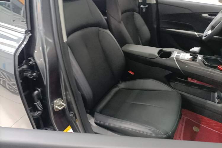Used CHANGAN Eado 2025 Blue Whale 1.5T 500Bar Prestige Model Right Front Seat