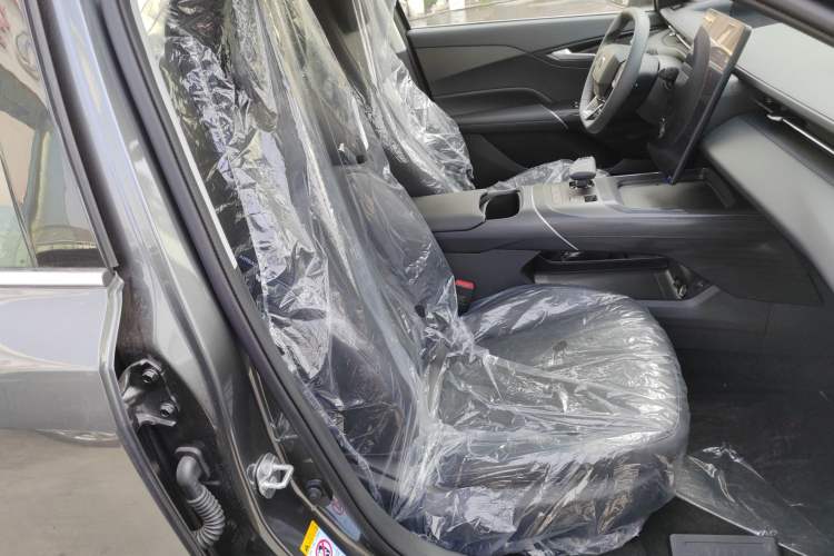 Used CHANGAN Eado 2025 Blue Whale 1.5T 500Bar Prestige Model Right Front Seat