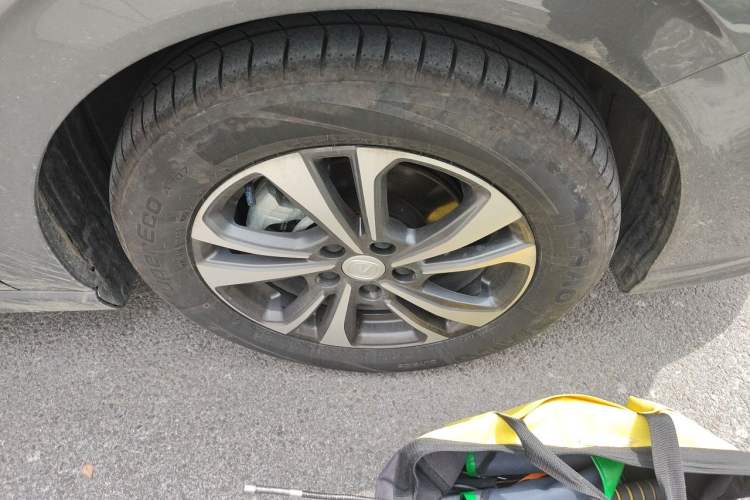 Used CHANGAN Eado 2025 PLUS 1.4T Dual-Clutch High-Energy Version Right Front Wheel Hub