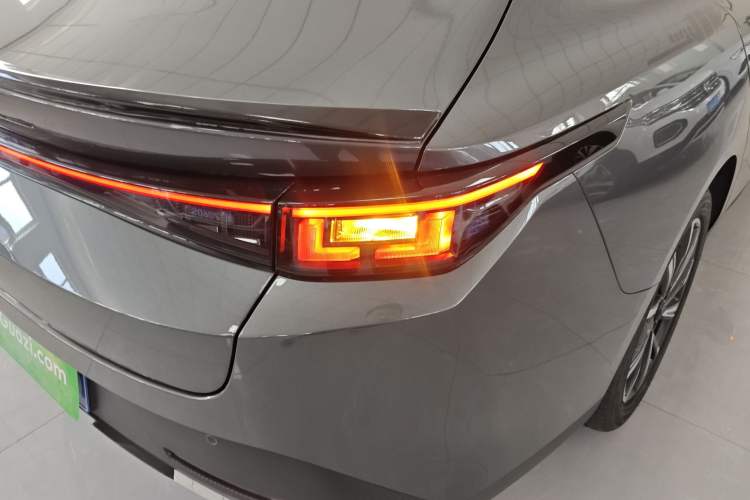 Used CHANGAN Eado 2025 Blue Whale 1.5T 500Bar Prestige Model Right Rear Taillight