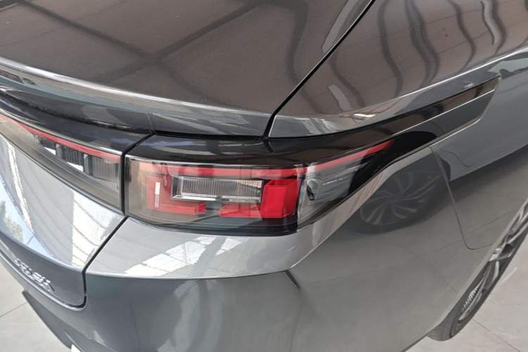 Used CHANGAN Eado 2025 Blue Whale 1.5T 500Bar Prestige Model Right Rear Taillight