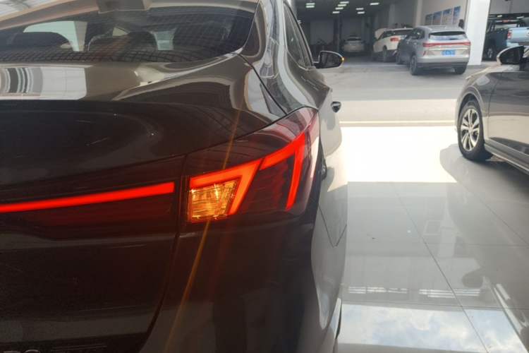 Used CHANGAN Eado 2025 PLUS 1.4T Dual-Clutch High-Energy Version Right Rear Taillight