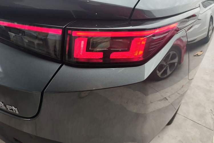 Used CHANGAN Eado 2025 Blue Whale 1.5T 500Bar Prestige Model Right Rear Taillight