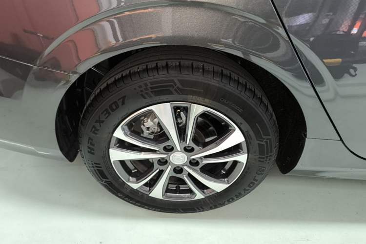 Used CHANGAN Eado 2025 PLUS 1.4T Dual-Clutch High-Energy Version Right Rear Wheel Hub