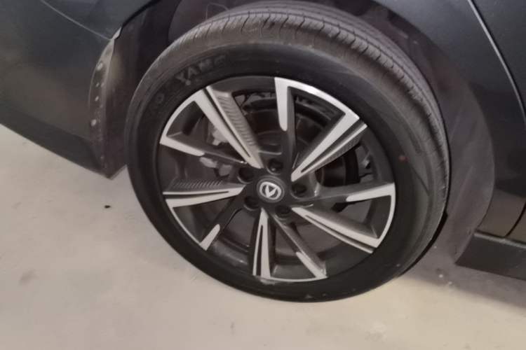 Used CHANGAN Eado 2025 Blue Whale 1.5T 500Bar Prestige Model Right Rear Wheel Hub