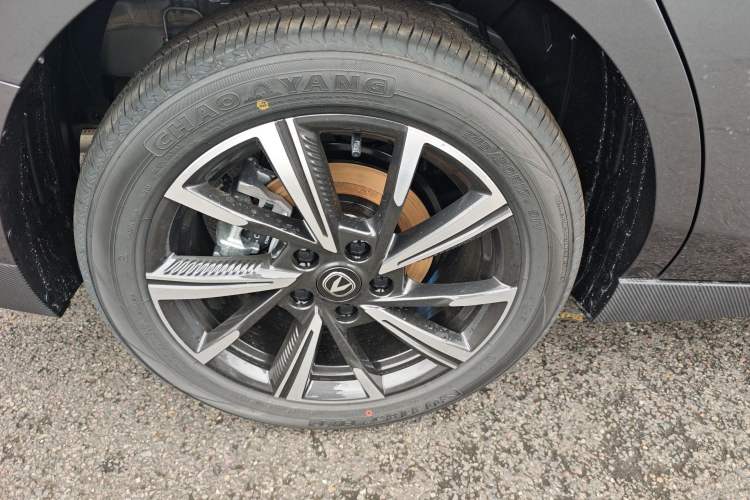 Used CHANGAN Eado 2025 Blue Whale 1.5T 500Bar Prestige Model Right Rear Wheel Hub