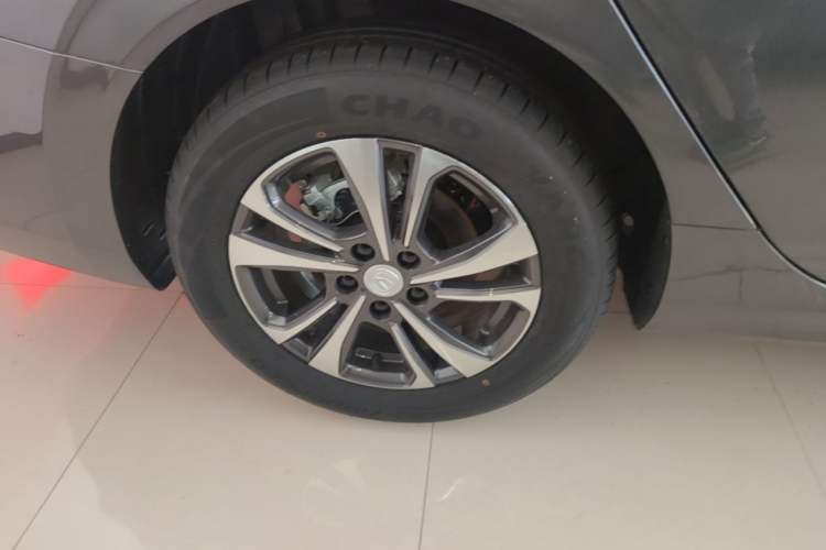 Used CHANGAN Eado 2025 PLUS 1.4T Dual-Clutch High-Energy Version Right Rear Wheel Hub