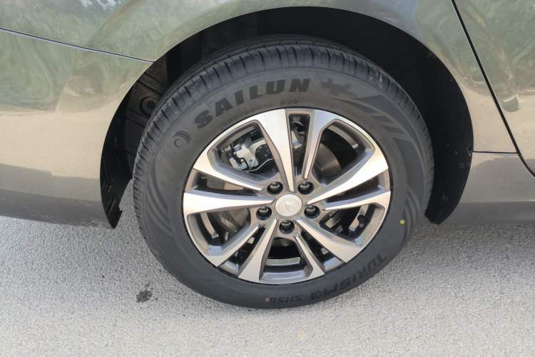 Used CHANGAN Eado 2025 PLUS 1.4T Dual-Clutch High-Energy Version Right Rear Wheel Hub