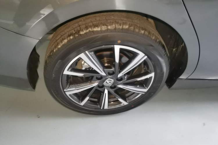 Used CHANGAN Eado 2025 Blue Whale 1.5T 500Bar Prestige Model Right Rear Wheel Hub