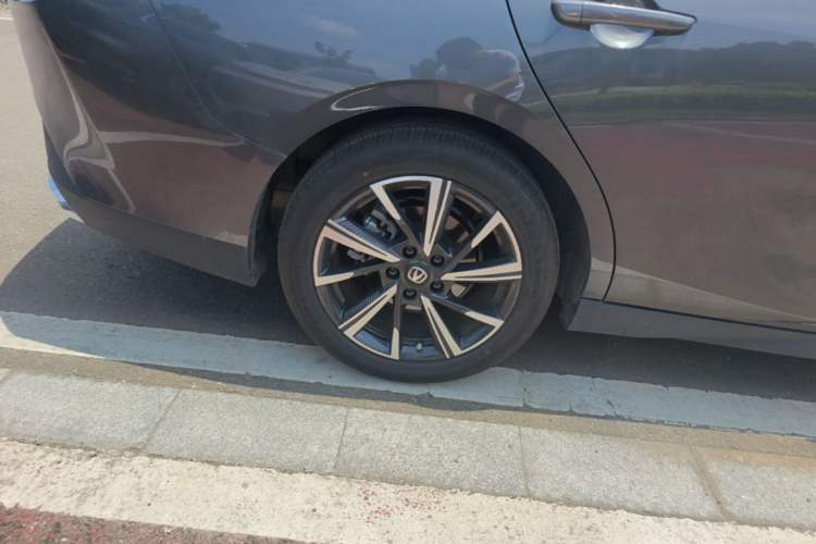 Used CHANGAN Eado 2025 Blue Whale 1.5T 500Bar Prestige Model Right Rear Wheel Hub