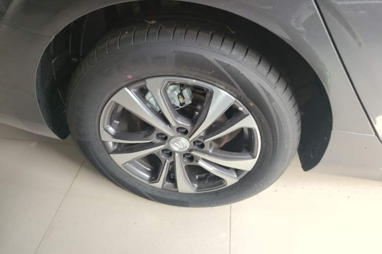 Used CHANGAN Eado 2025 PLUS 1.4T Dual-Clutch High-Energy Version Right Rear Wheel Hub