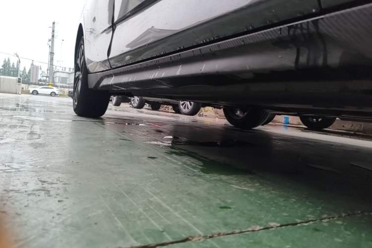 Used CHANGAN Eado 2025 Blue Whale 1.5T 500Bar Prestige Model Right Side Sill