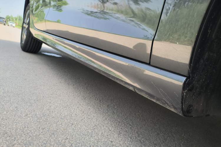 Used CHANGAN Eado 2025 PLUS 1.4T Dual-Clutch High-Energy Version Right Side Sill