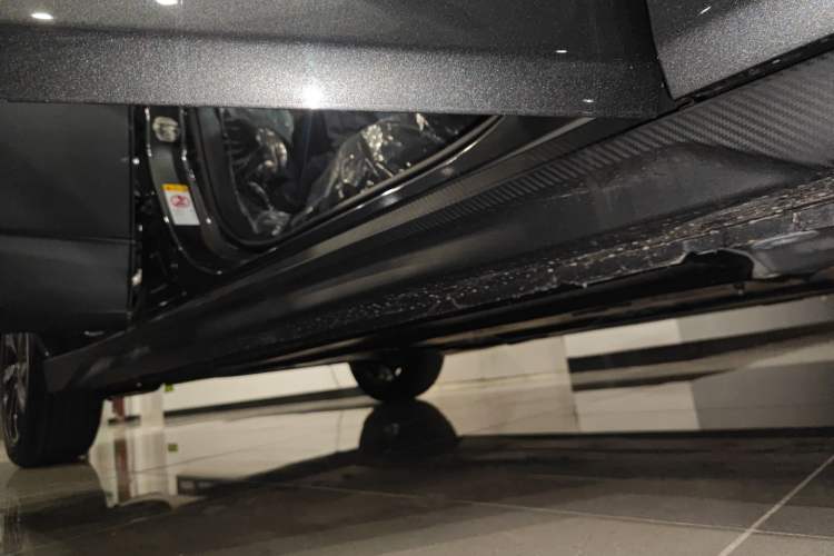 Used CHANGAN Eado 2025 Blue Whale 1.5T 500Bar Prestige Model Right Side Sill