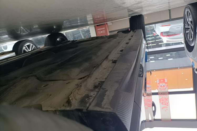 Used CHANGAN Eado 2025 Blue Whale 1.5T 500Bar Prestige Model Right Side Sill
