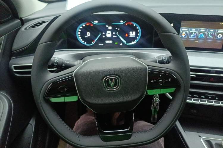 Used CHANGAN Eado 2025 PLUS 1.5L Manual Luxury Edition Steering Wheel