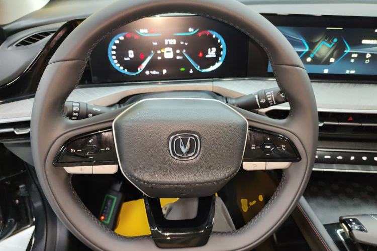 Used CHANGAN Eado 2025 PLUS 1.4T Dual-Clutch High-Energy Version Steering Wheel