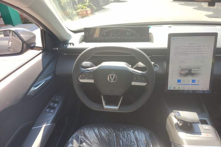 Used CHANGAN Eado 2025 Blue Whale 1.5T 500Bar Prestige Model Steering Wheel