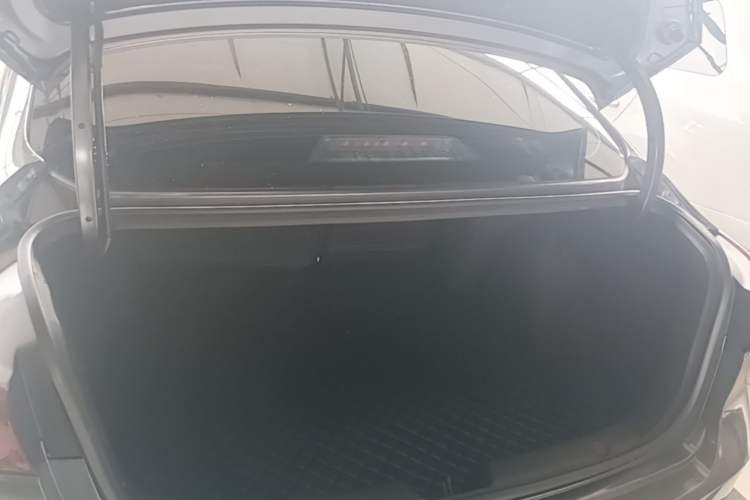 Used CHANGAN Eado 2025 PLUS 1.4T Dual-Clutch High-Energy Version Trunk