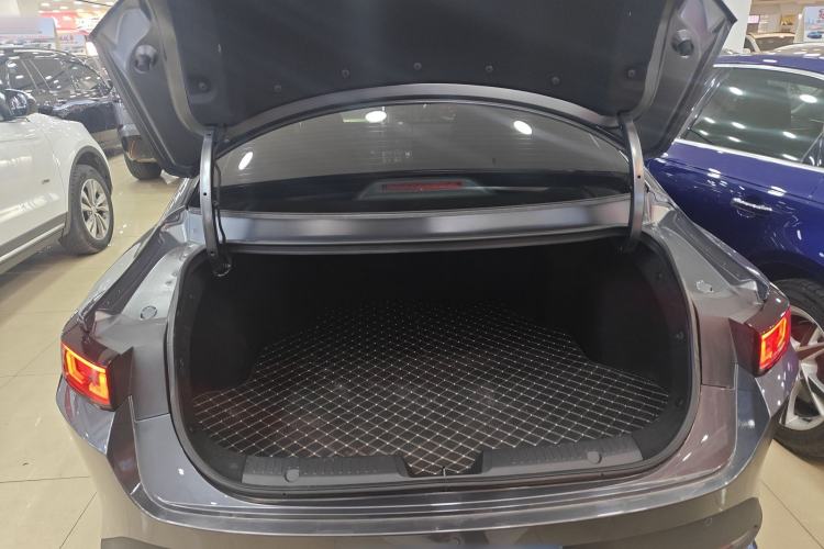 Used CHANGAN Eado 2025 Blue Whale 1.5T 500Bar Prestige Model Trunk