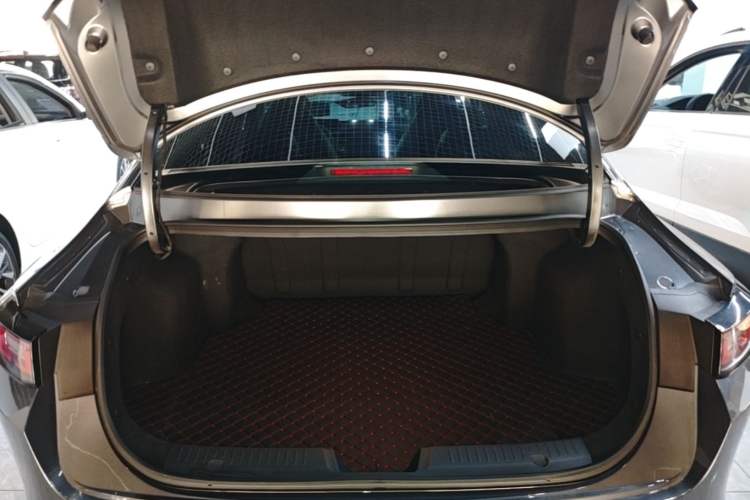 Used CHANGAN Eado 2025 Blue Whale 1.5T High-Energy Edition Trunk