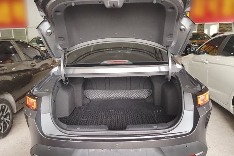 Used CHANGAN Eado 2025 Blue Whale 1.5T 500Bar Prestige Model Trunk
