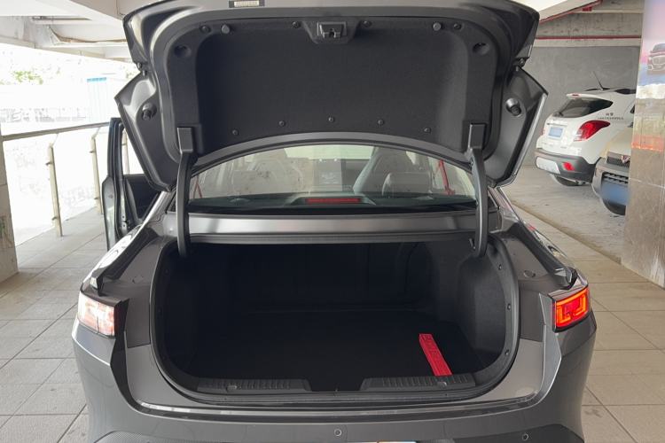 Used CHANGAN Eado 2025 Blue Whale 1.5T 500Bar Flagship Model Trunk
