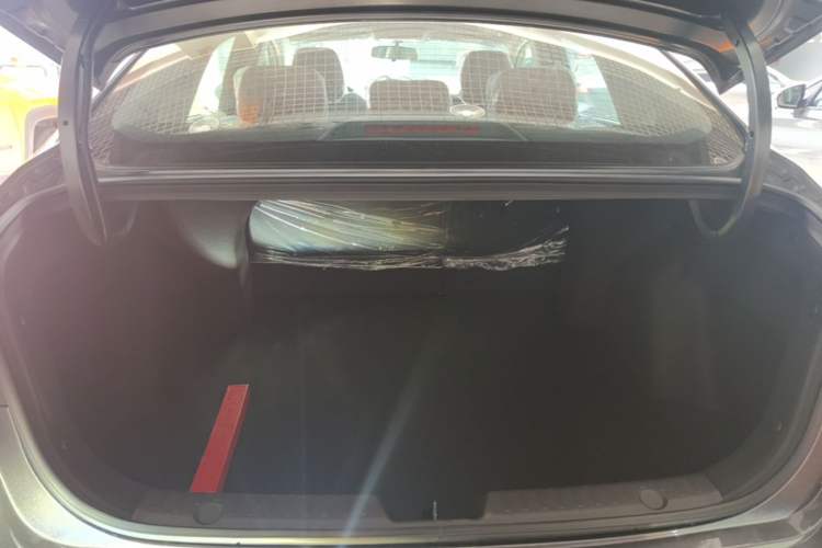 Used CHANGAN Eado 2025 PLUS 1.4T Dual-Clutch High-Energy Version Trunk