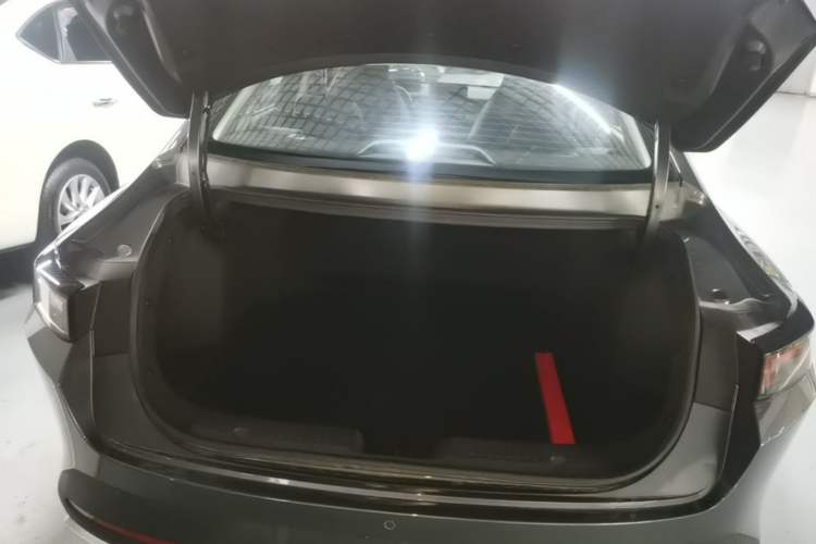 Used CHANGAN Eado 2025 Blue Whale 1.5T 500Bar Prestige Model Trunk