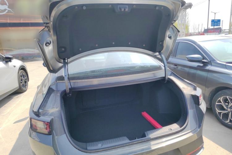 Used CHANGAN Eado 2025 Blue Whale 1.5T 500Bar Prestige Model Trunk