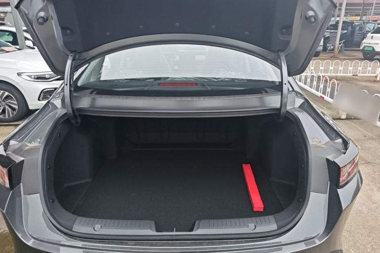 Used CHANGAN Eado 2025 Blue Whale 1.5T 500Bar Prestige Model Trunk