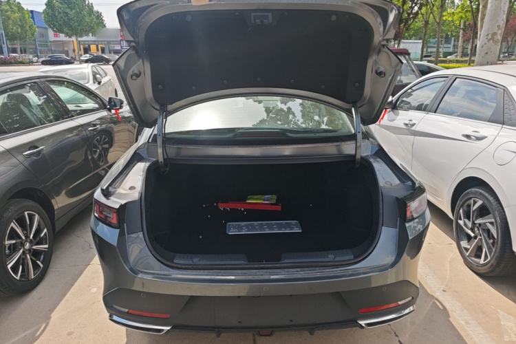 Used CHANGAN Eado 2025 Blue Whale 1.5T 500Bar Prestige Model Trunk