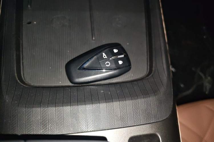Used CHANGAN Eado 2025 Blue Whale 1.5T 500Bar Flagship Model Vehicle Key