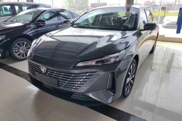 Used CHANGAN Eado 2025 Blue Whale 1.5T 500Bar Prestige Model
