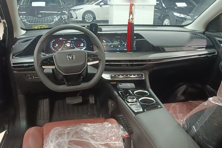 Used CHANGAN Eado 2025 PLUS 1.4T Dual-Clutch High-Energy Version Center Console