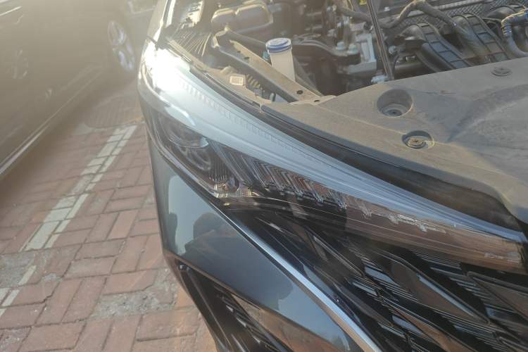 Used CHANGAN Eado 2025 PLUS 1.5L Manual Luxury Edition Right Front Headlight