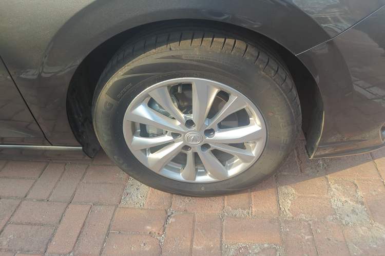 Used CHANGAN Eado 2025 PLUS 1.5L Manual Luxury Edition Right Front Wheel Hub
