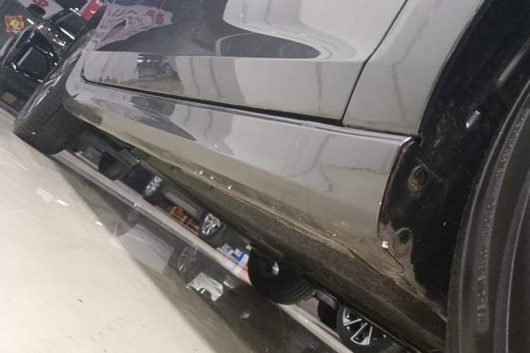 Used CHANGAN Eado 2025 PLUS 1.4T Dual-Clutch High-Energy Version Right Side Sill