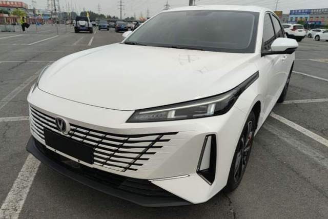 Used CHANGAN Eado 2025 Blue Whale 1.5T 500Bar Prestige Model