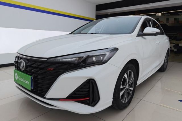 Ojetý CHANGAN Eado 2025 PLUS 1.4T Dual-Clutch High-Energy Version